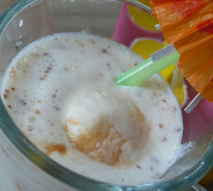 Молочный коктейль с грушей и корицей