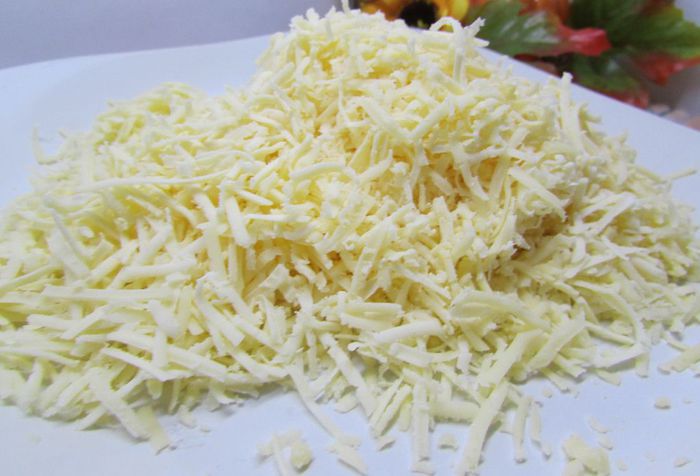 Куриный рулет с рикоттой и беконом