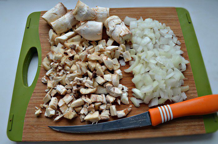 Запеченные фаршированные шампиньоны