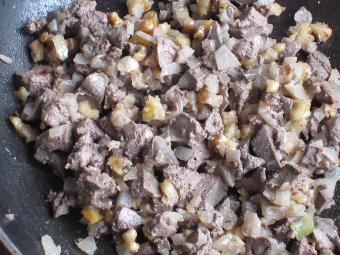 Зразы с куриной печенью и орехами