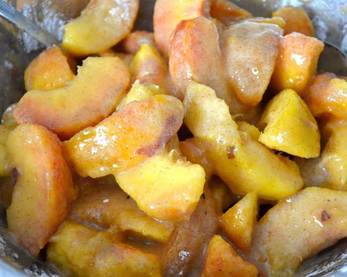 Персиковый пай с ванилью (Vanilla Bean Peach Pie)