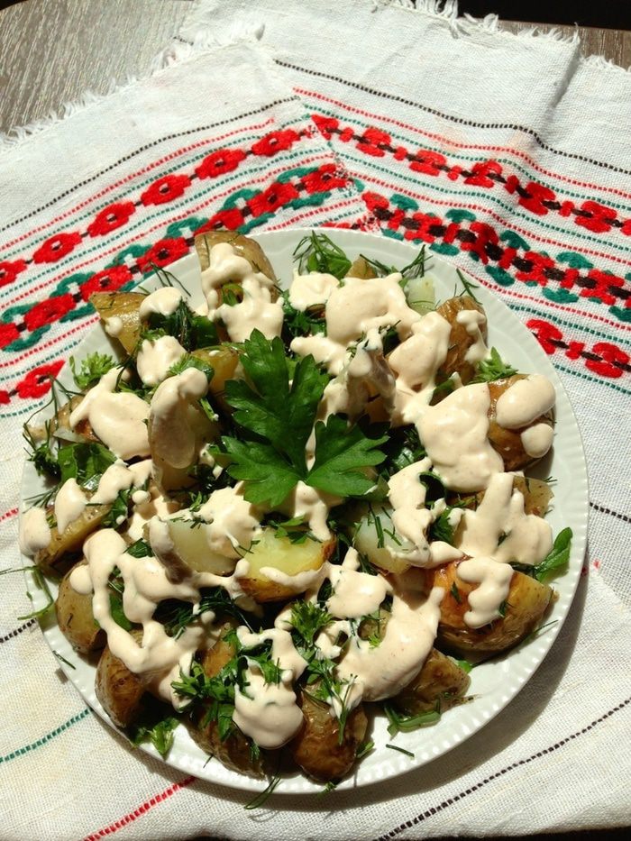 Картофельный салат с заправкой из феты