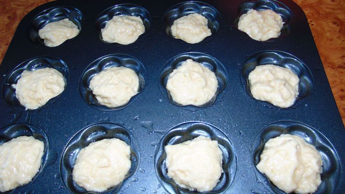 Маффины с шоколадом и малиновым повидлом