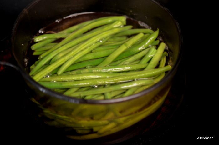 Салат с зеленой фасолью