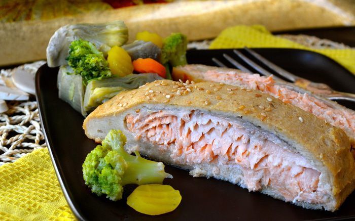 Семга в грибной корочке