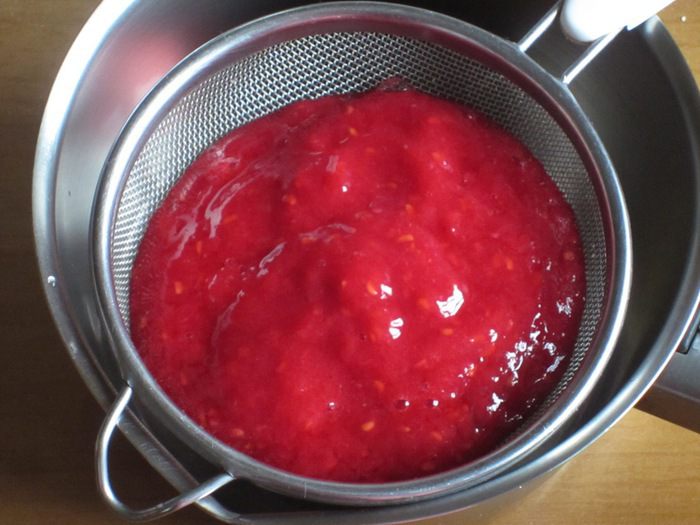 Кекс с малиновым сердечком