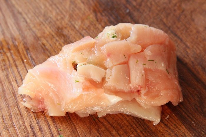 Куриная грудка с брынзой под белковой шапочкой