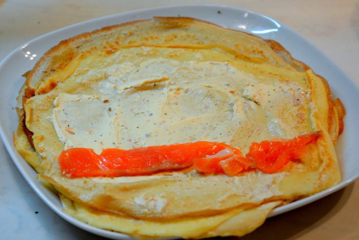 Блинные роллы с семгой 
