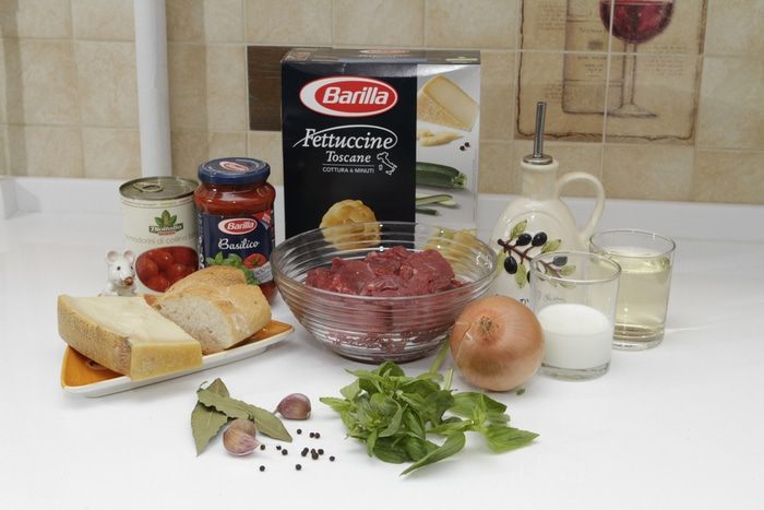 Паста Феттуччине с нежными итальянскими тефтельками