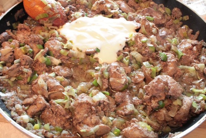 Куриная печень в ароматном соусе