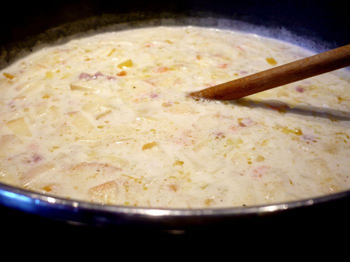 Рыбный суп по мотивам новоанглийского клэм-чаудера «Все - за одного»