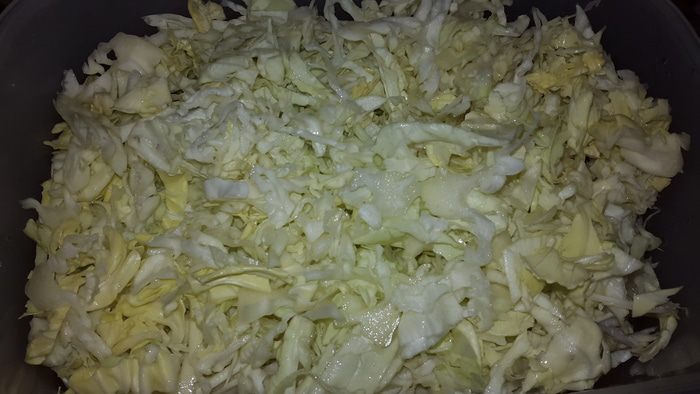 Капуста тушеная с курицей и грибами