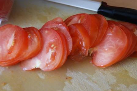 Сырный пирог с томатами