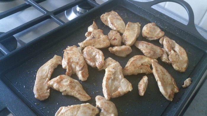 Салат с йогуртовым соусом