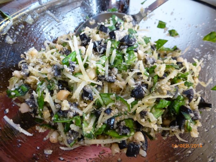 Спагетти с фаршированными томатами