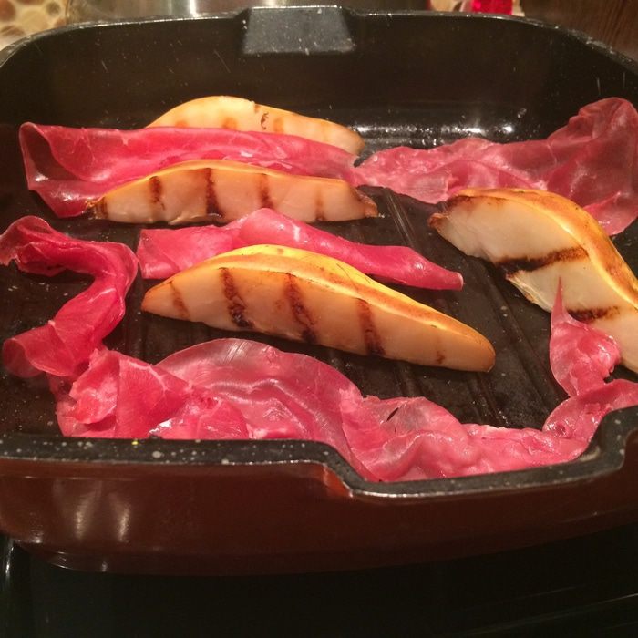 Хрустящий сэндвич с грушами-гриль и запеченными грибами