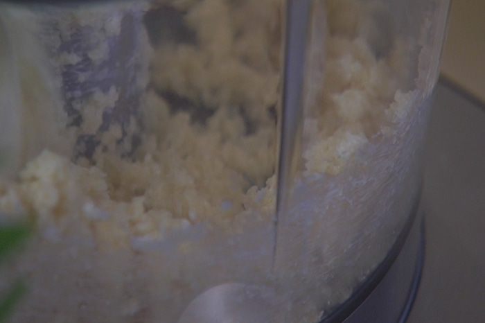 Сметанник с фундуком и изюмом