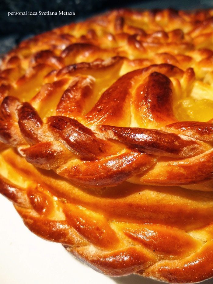 Пирог с яблочной начинкой (фигурная выпечка)