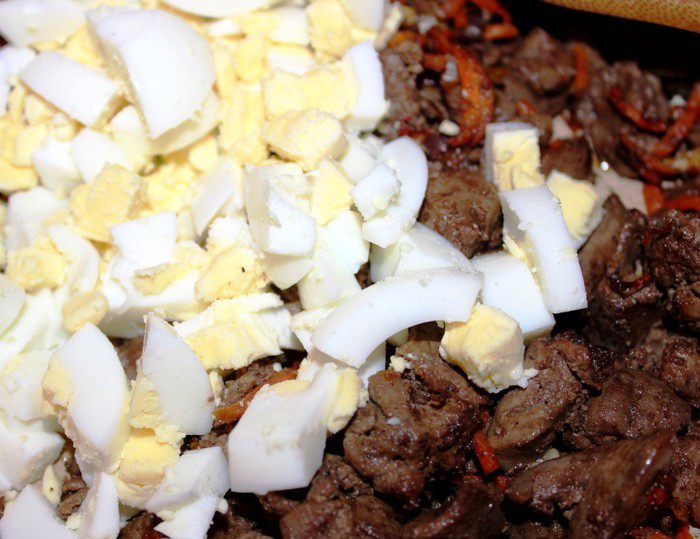 Террин из сладких перцев с печеночным салатом