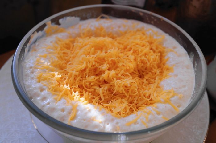 Дрожжевые блинчики с сыром