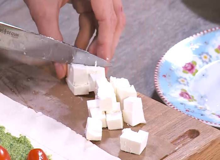 Пирог с помидорами черри и фетой 