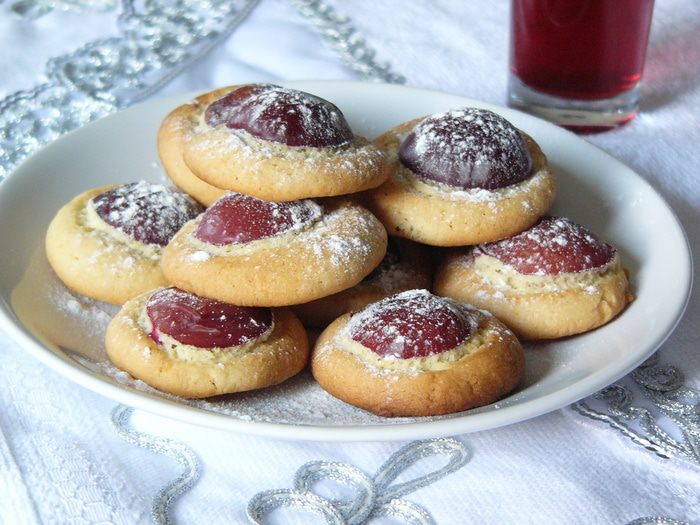 Печенье со сливами