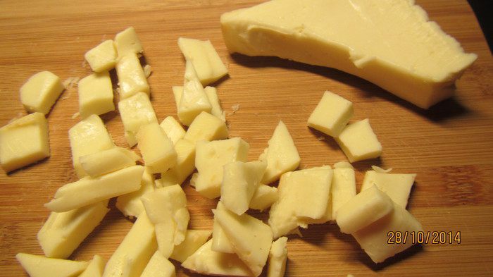 Пицца с грибами и ветчиной