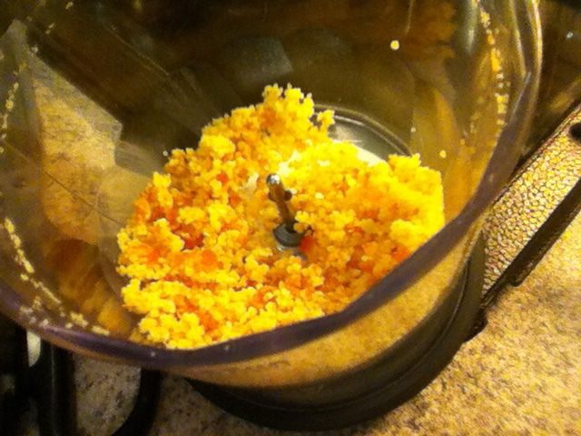 Шоколадный торт с манго и сливочным муссом