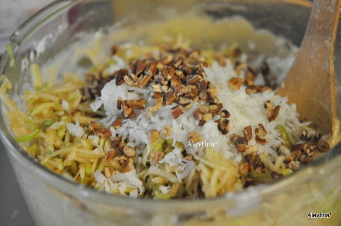 Яблочный кекс с глазурью