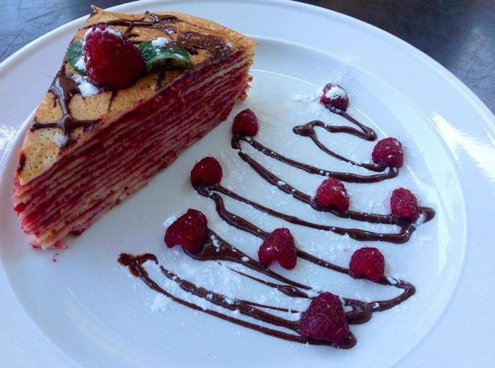 Блинный торт с малиной