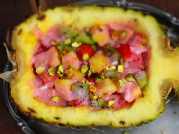 Фруктовый салат &amp;quot;Мачедония&amp;quot; с клубничным соусом