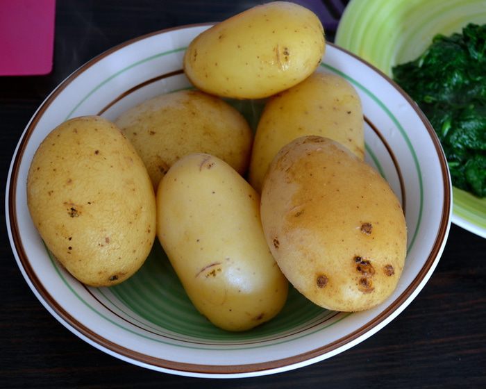 Картофельный рулет со шпинатом