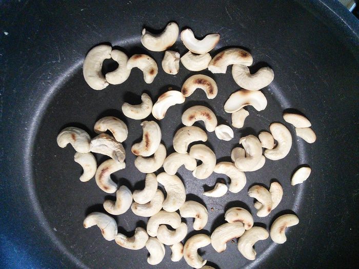 Салат с кус-кусом, помидорами и моцареллой