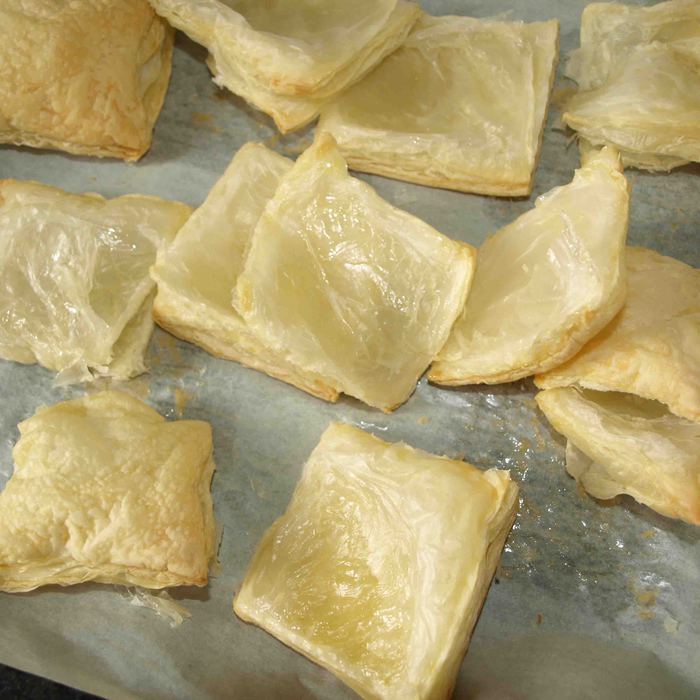 Милфей с брынзой, йогуртом и зеленью