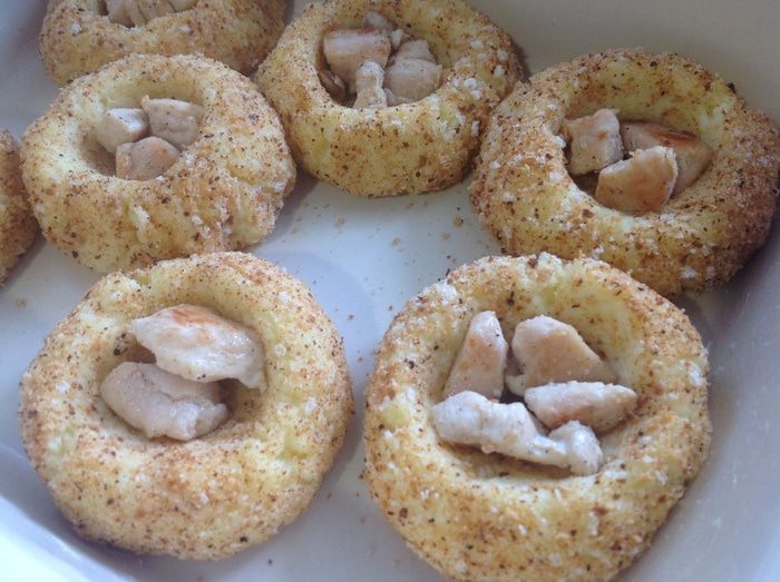Картофельные гнезда с курицей и грибами