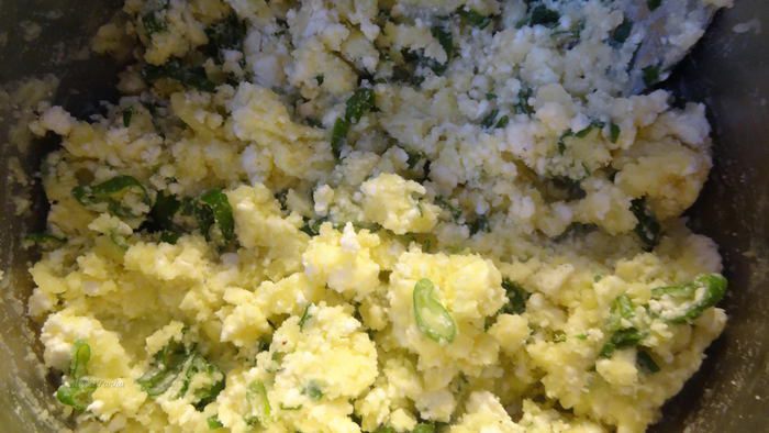 Осетинские пироги с двумя видами начинки