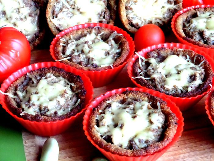 Хлебные корзиночки с паштетом из печени и сыра