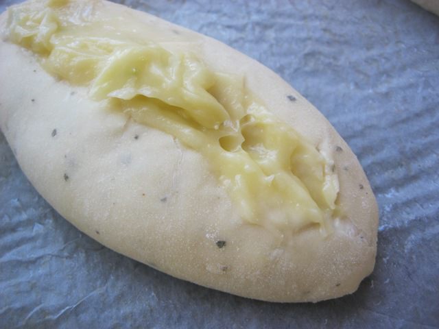 Мягкие чесночные булочки