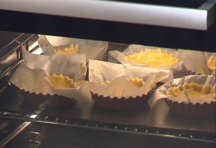 Тарты с раковыми шейками и зеленью