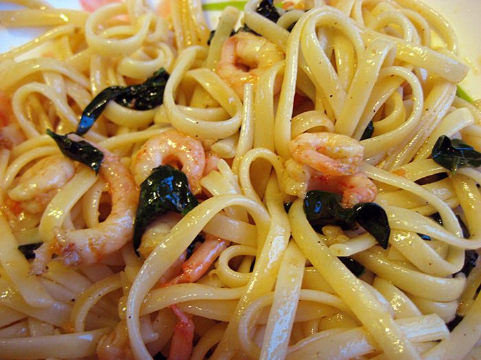 Баветте со сливочными креветками