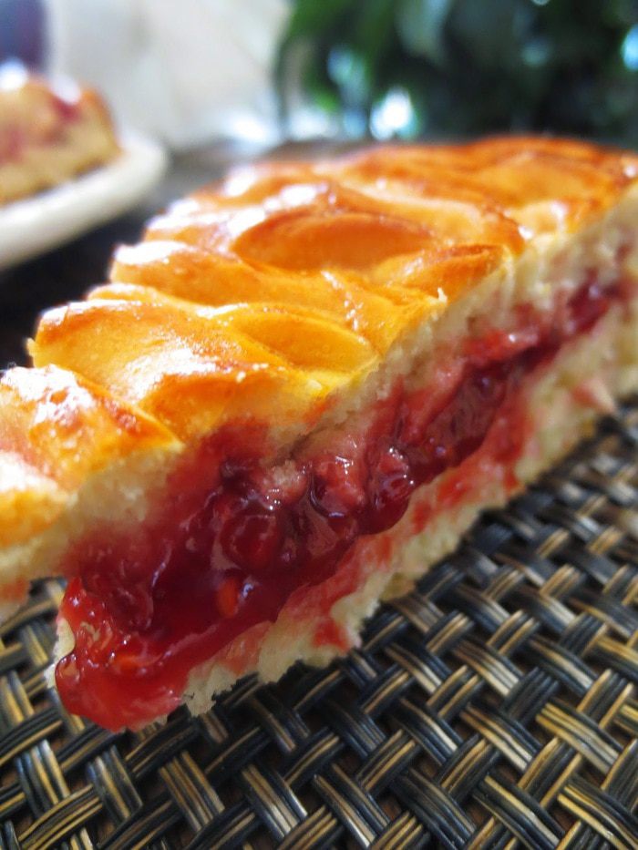 Пирог &amp;quot;Спираль&amp;quot; с начинкой из малинового джема