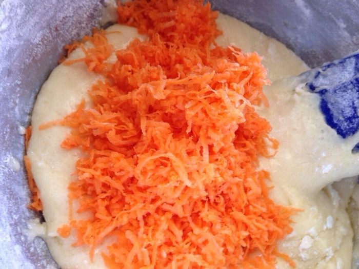 Морковный пирог со сливочной прослойкой