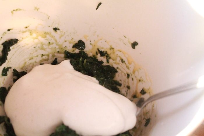 Шпинатный рулет с грибной начинкой