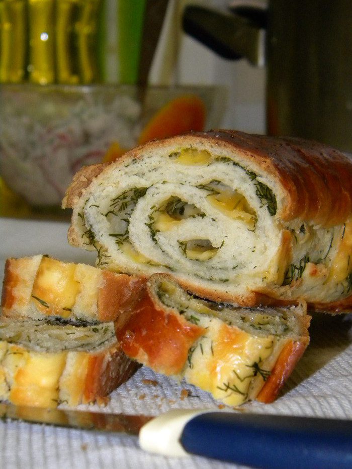Закусочный хлеб с сыром и укропом