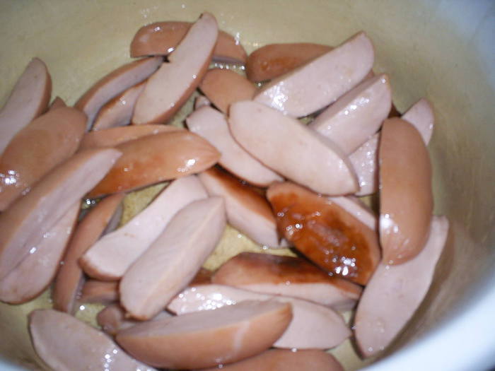 Итальянский томатный суп с сосисками 