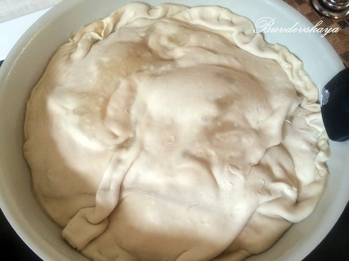 Грушево-яблочный татен с голубым сыром