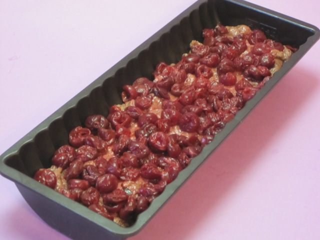 Вишнево-шоколадный кекс