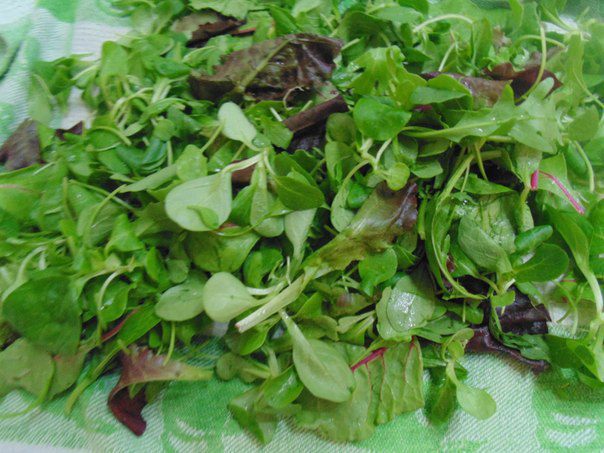 Салат &amp;quot;Симфония&amp;quot; с тунцом, креветками и клубникой