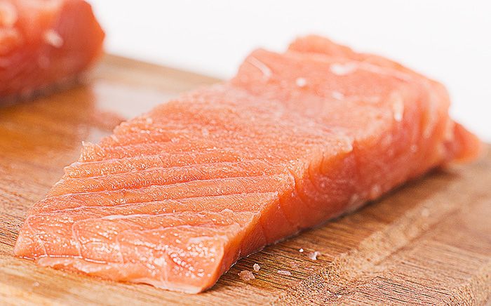 Лосось в соево-медовом соусе с кунжутом