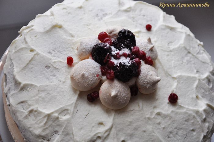 Брусничный торт с безе